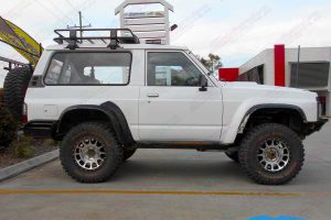 Right side view of a GQ Nissan Patrol Shorty fitted with a 3" inch Superior Custom built lift kit